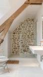 Aménager une salle de bains sous combles