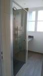 La salle de bain de l'appartement