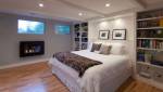 De belles fenêtres pour cette chambre en souplex