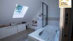 alle de bain sous comble avec baignoire remous