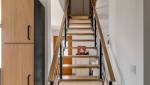 installation d'un escalier bois et acier sans contremarches
