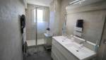 Installation d'une douche dans une salle de bain à Deauville