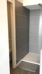 Grande douche à receveur plat