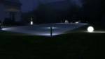 Piscine éclairée de nuit à Deauville