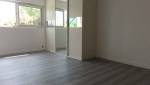 Après - beau parquet PVC clipsé imitation bois blanc (Yerres 91330)