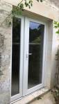 Remplacement de la porte d'une maison à Trouville