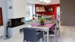 Cuisine après rénovation à Robinson vue du coin repas