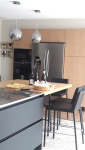 Ilot de cuisine sur tapis en carreaux de ciment