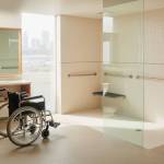 salle de bain PMR à Deauville accessibilité optimale
