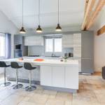 Revêtement de sol de cuisine en dallage de pierre naturelle - Nantes 44