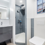 Agrandir visuellement une petite salle de bain : conseils