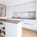 Rénovation de cuisine avec verrière intérieure - Nantes 44