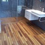 Parquet pose pont de bateau salle de bain