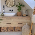 Salle de bain sous les toits, sous les combles