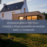 Extension contemporaine en bois à toit plat à Sarzeau