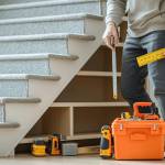 Comment aménager facilement un rangement sous escalier : astuces et solutions pratiques