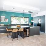 cuisine ouverte tons bleu et gris