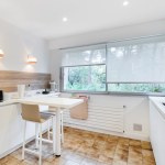 Aménager un espace repas dans la cuisine avec une petite table - Pornic 44