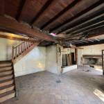 Pièce principale à rénover 