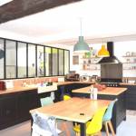 Cuisine avec îlot central et verrière - Bouc-Bel-Air (13)