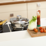 Créer une cuisine ergonomique avec des plans de travail ajustables