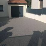 Allée de jardin en dur