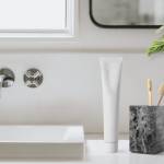 Salle de bain élégante et fonctionnelle