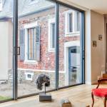 Gagnez des mètres carrés sans quitter Saint-Germain-en-Laye ! Découvrez les atouts d’une extension de maison, les étapes clés pour réussir votre projet et les conseils de La Maison Des Travaux pour un chantier serein.