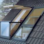 Fenêtre de toit avec balcon escamotable