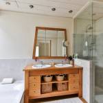 Salle de bain robinetterie moderne