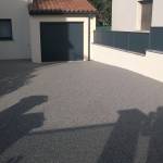 Installer une clôture sur un terrain pentu à Vichy