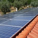 Panneaux solaires sur toiture en Provence