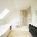 Comment aménager une salle de bain sous les combles ?