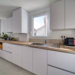 Une cuisine pratique et lumineuse