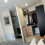 La suite parentale avec salle de douche et dressing