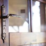 porte d'entrée bois massif