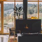 Extension en bois avec parois vitrées