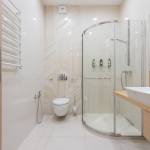 salle de bain avec ventilation