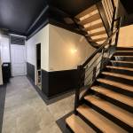 Rénovation porte couloir sols murs escaliers