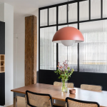 Rénovation appartement Paris 17 : Le verre strié, la touche graphique de votre intérieur 