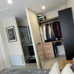 La suite parentale avec salle de douche et dressing