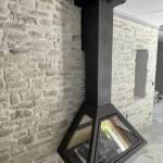 Installation d'un poêle à bois moderne dans une maison en rénovation - Valence 26