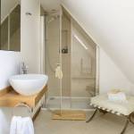 La sélection des matériaux pour une salle de bain à Vaucresson 