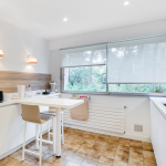 Aménager un espace repas dans la cuisine avec une petite table - Pornic 44