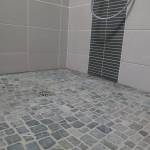 Salle de bain avec plancher chauffant