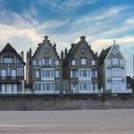 Maisons sur le front de mer de Cabourg (Normandie)