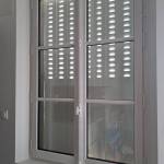 Fentre en bois peint