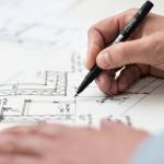 Architecte ne train de réaliser un permis de construire 