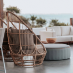  Modernisez Votre Terrasse en Béton : Conseils et Options de Décoration