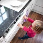Sécuriser sa cuisine pour les enfants avec bloque tiroir - Rochefort et Saint-Jean d'Angély 17